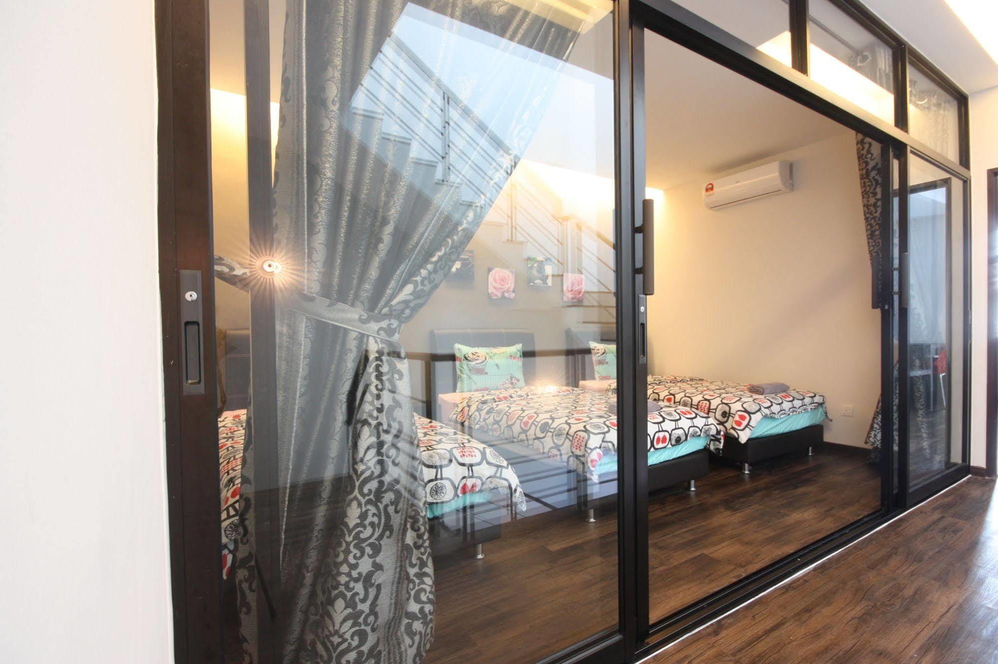 Shamrock Beach Villas 9 Seaview George Town Exterior foto